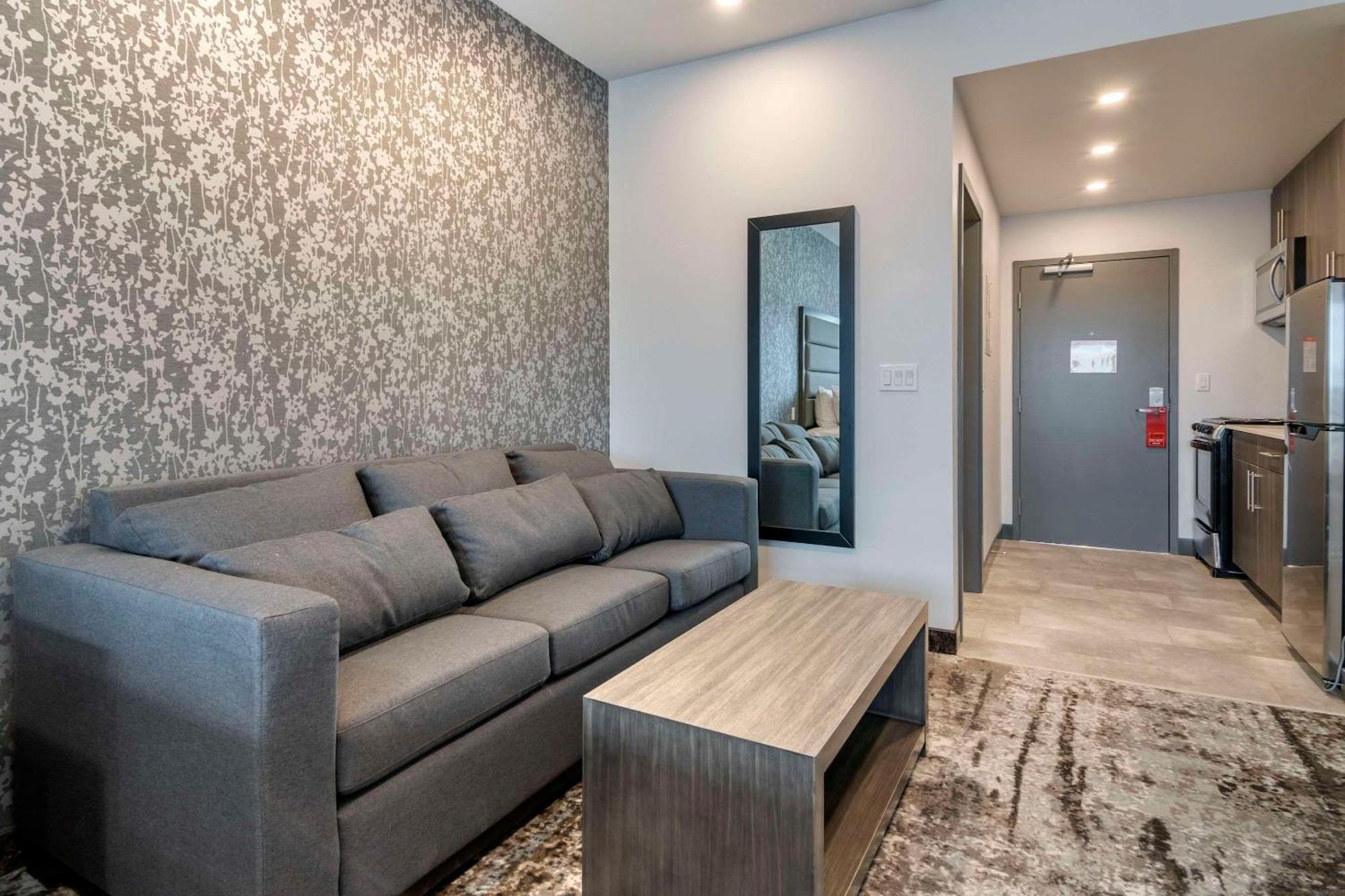 The Hue Hotel, Ascend Hotel Collection Kamloops Esterno foto