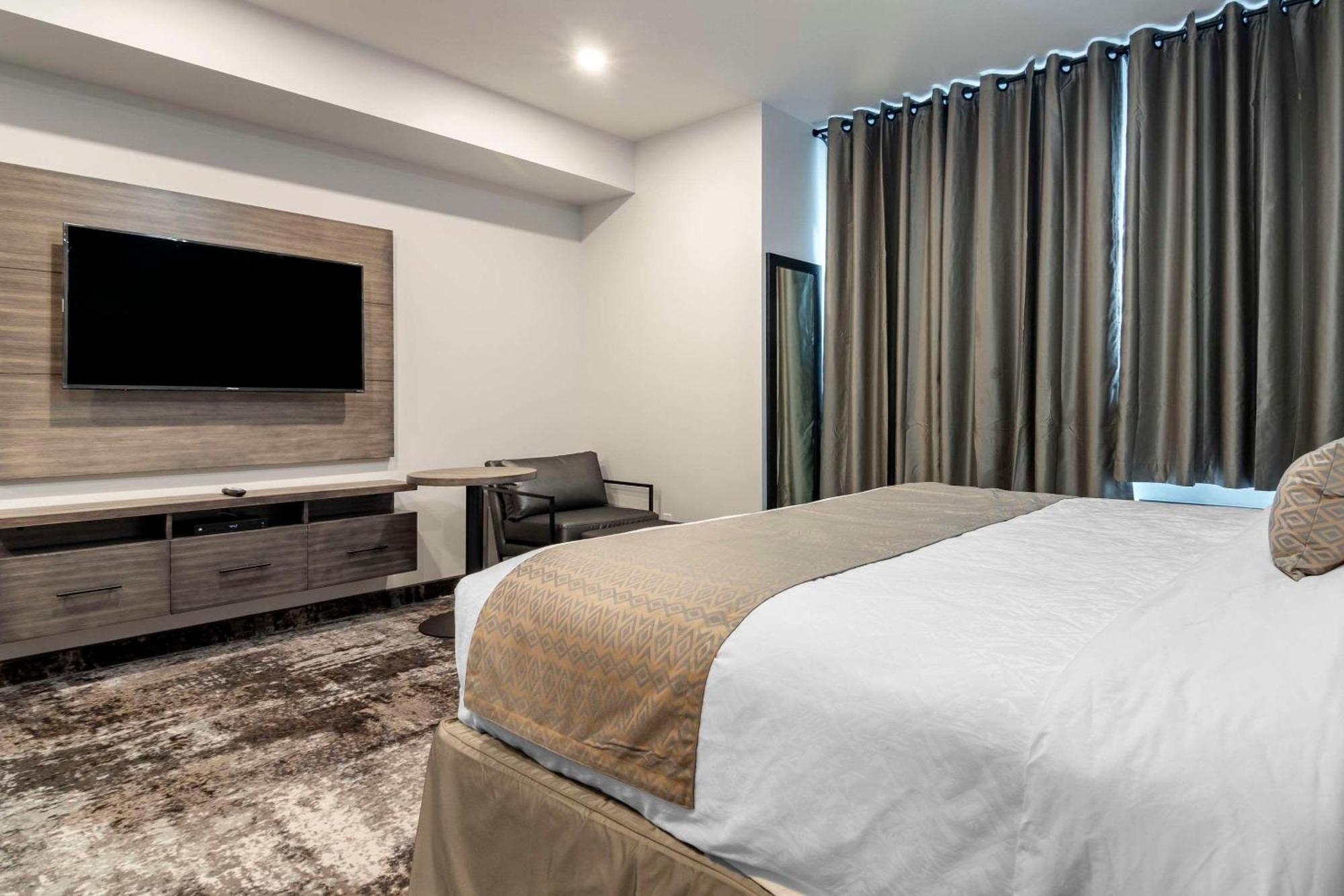 The Hue Hotel, Ascend Hotel Collection Kamloops Esterno foto