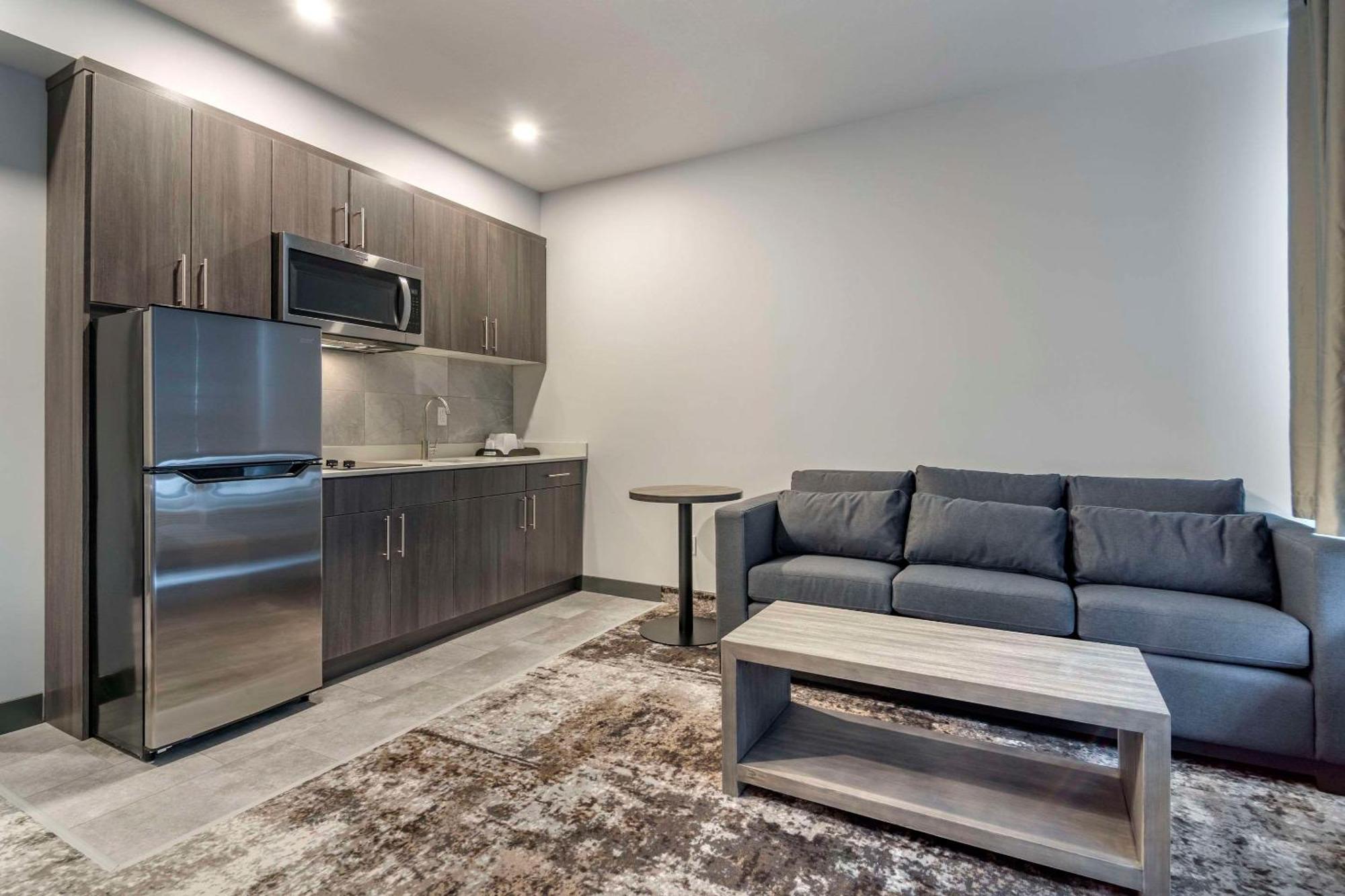 The Hue Hotel, Ascend Hotel Collection Kamloops Esterno foto
